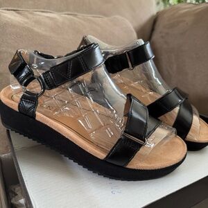 Vionics Kayan Black Leather Sandals Size 6.5